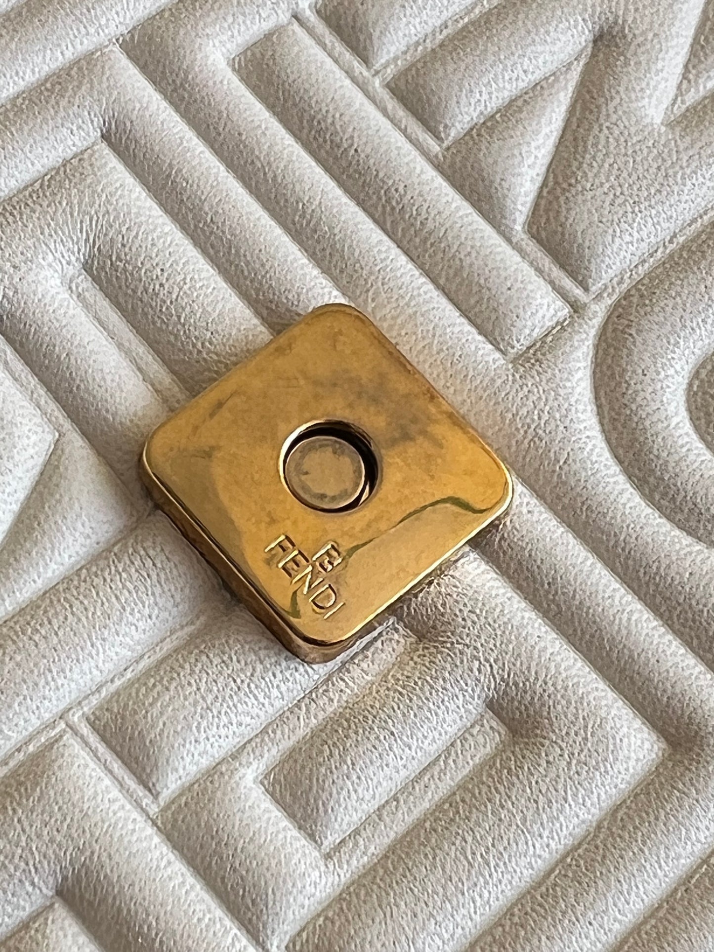 Fendi Baguette Nappa Bianca
