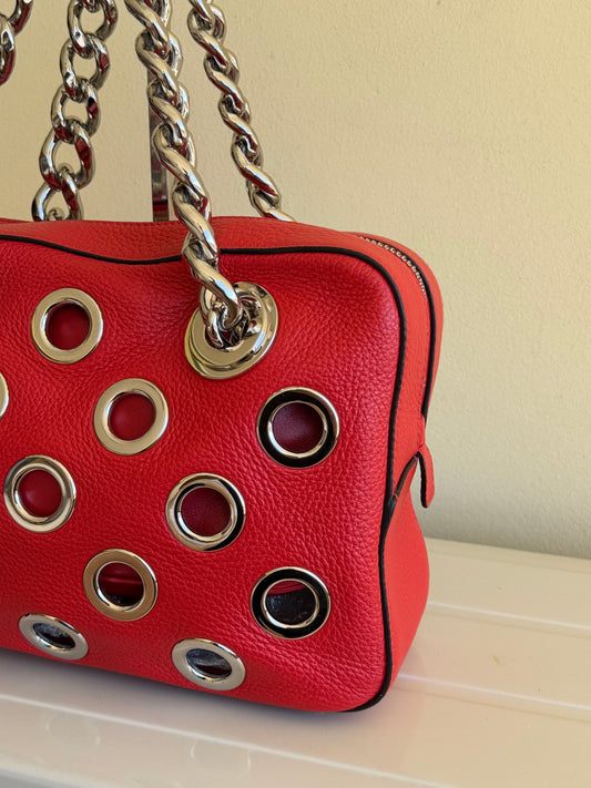 Prada con Catena Grommet
