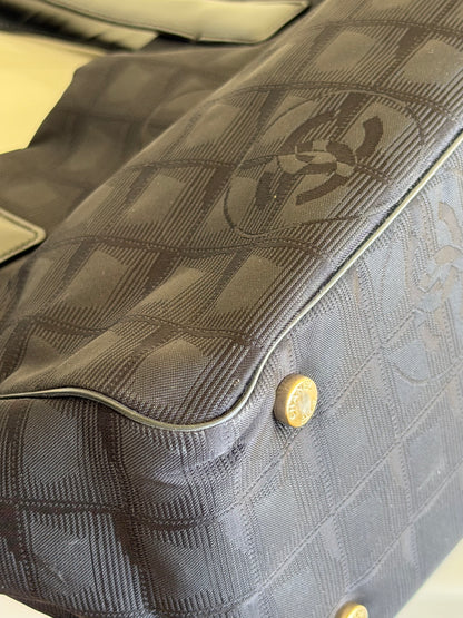 Chanel New Travel Light