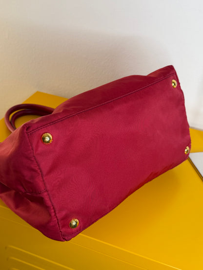 Prada in Nylon Ibisco(rosso fragola)