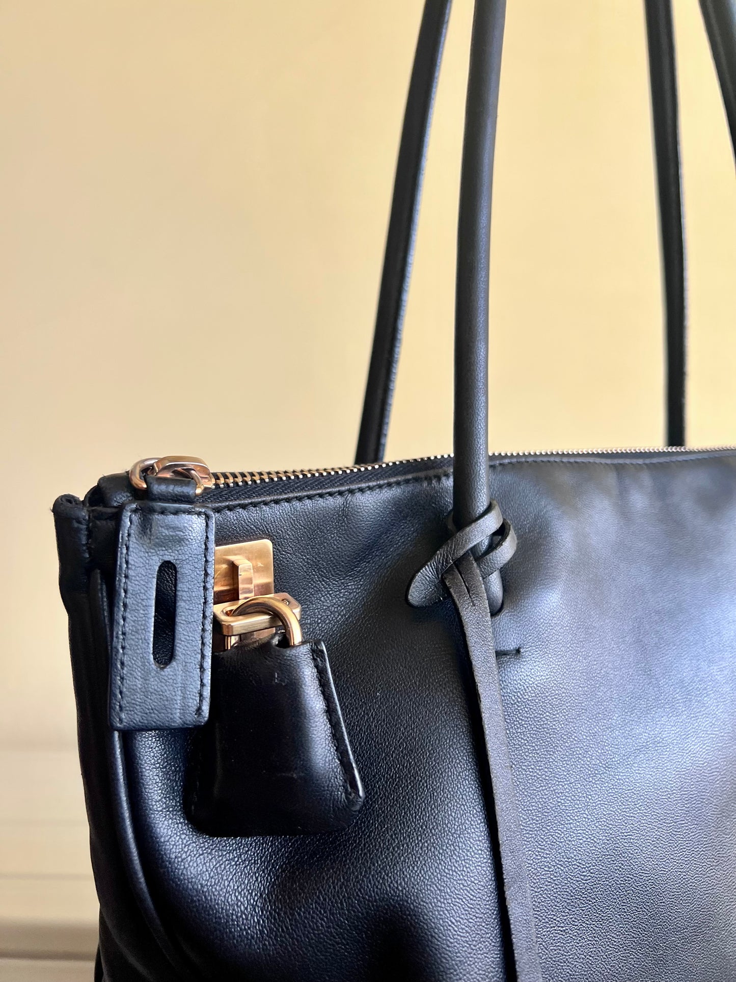 Prada Borsa a spalla in pelle