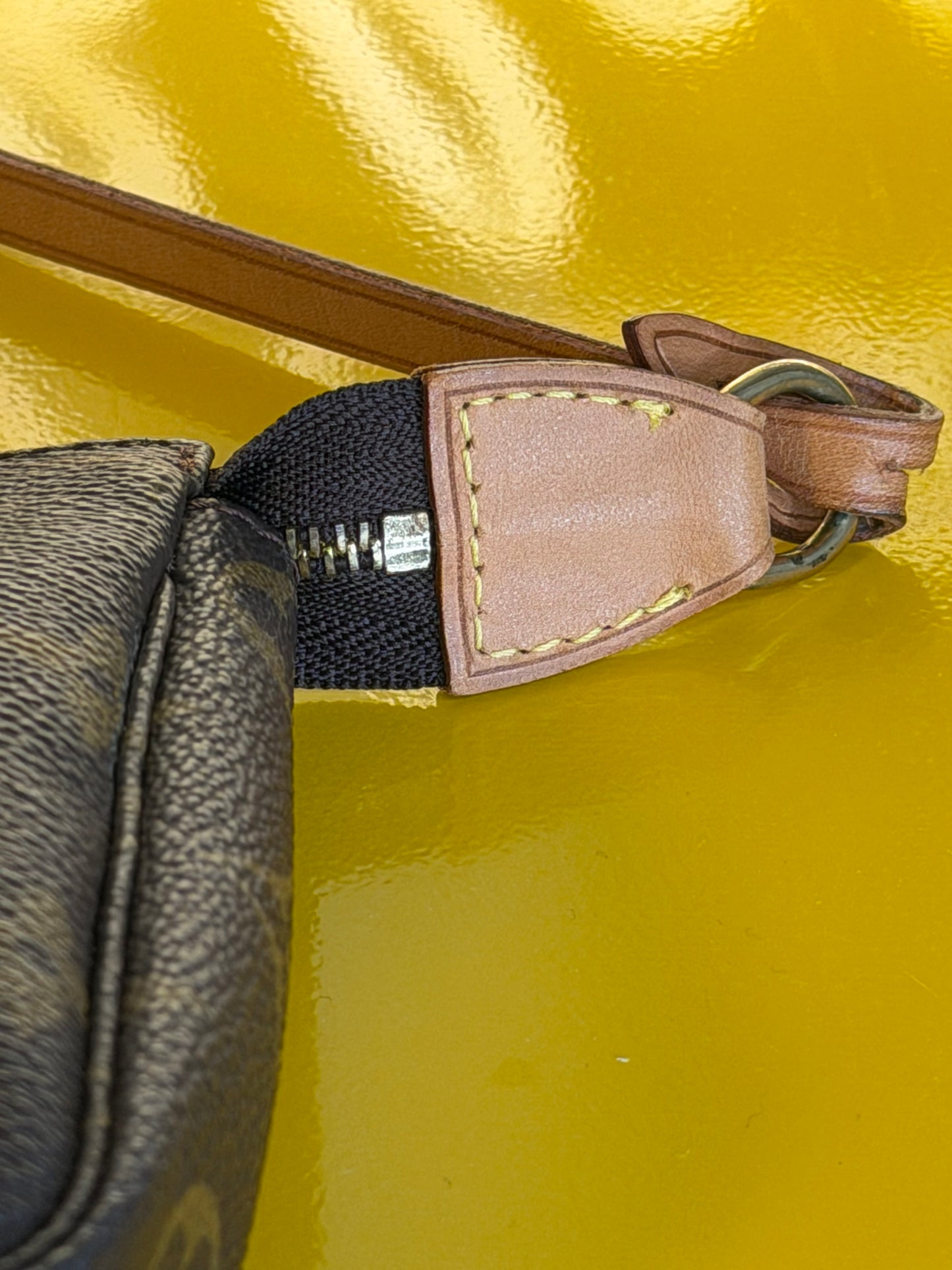 Louis Vuitton Pochette accessoire