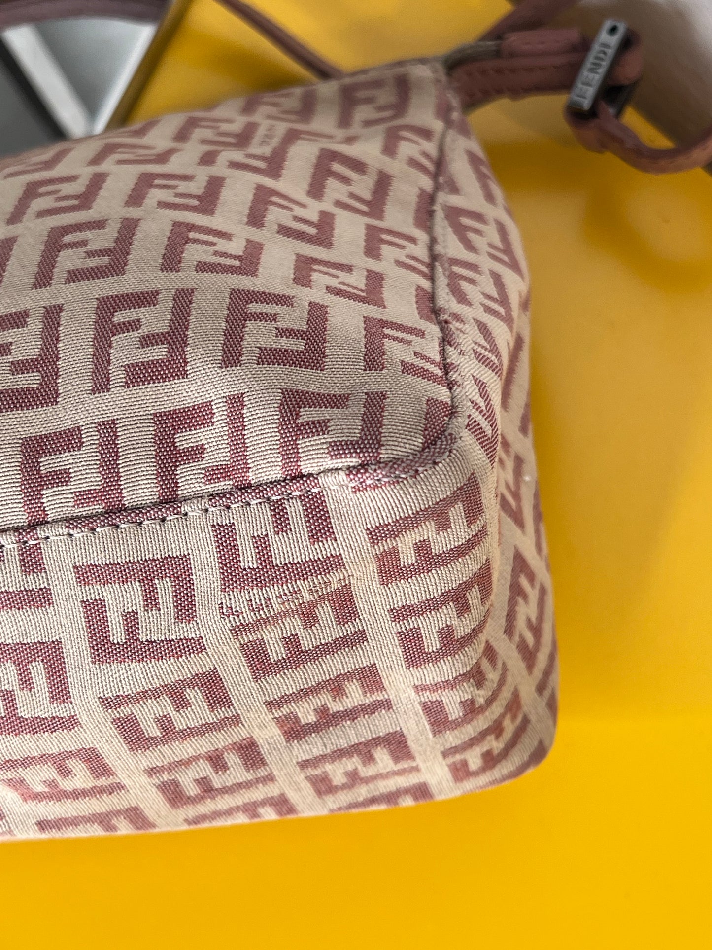 Fendi Mini Baguette Zucchino Rosa
