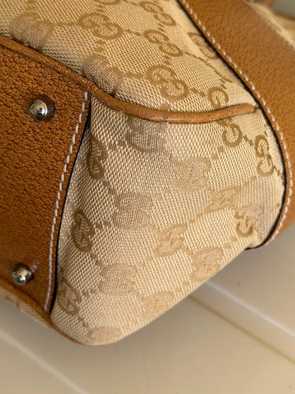 Gucci tote beige
