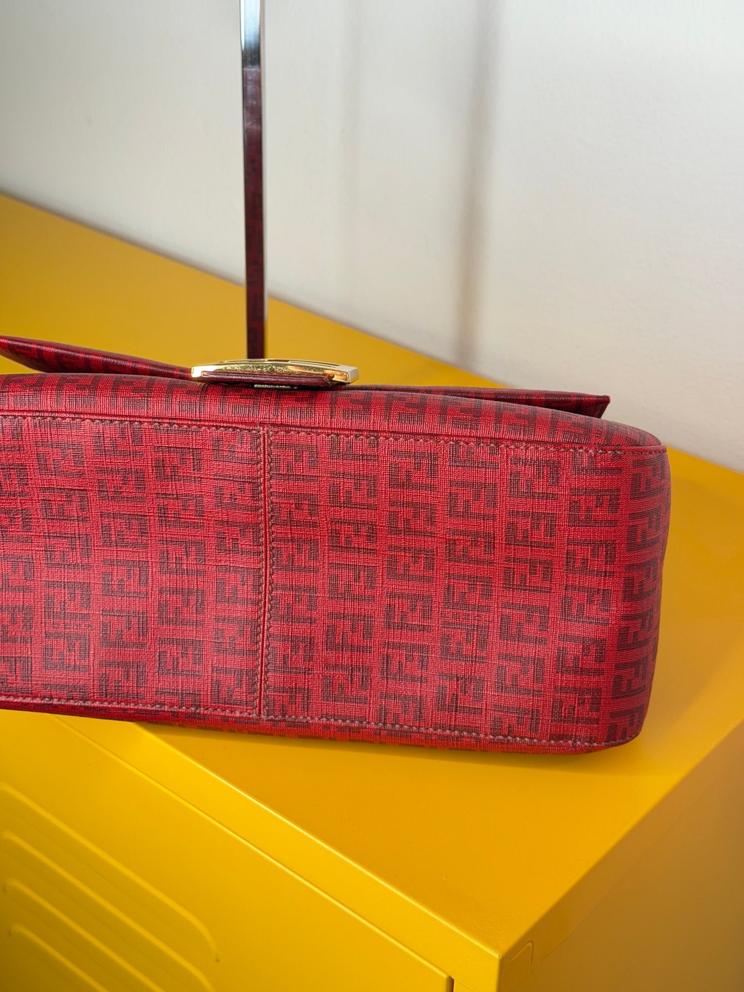 Fendi Mamma tessuto roll red