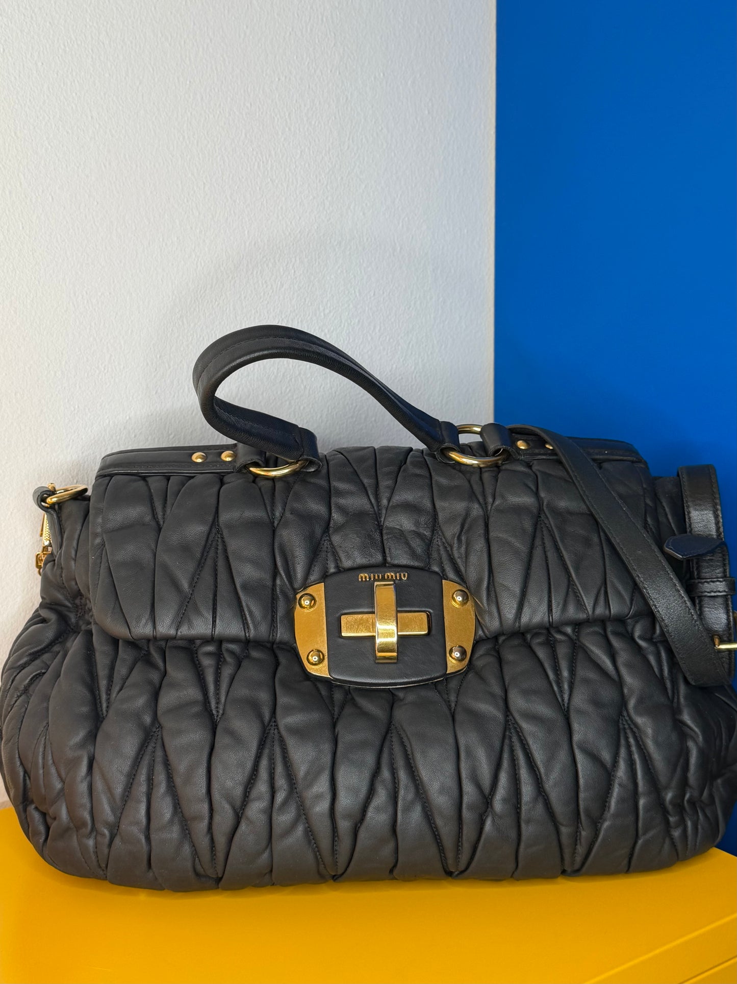 Miu Miu Pattina nera