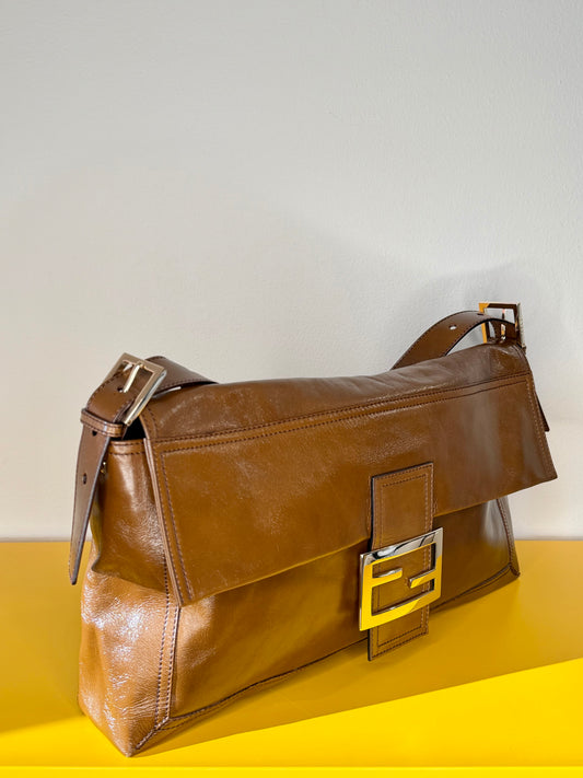 Fendi maxi baguette