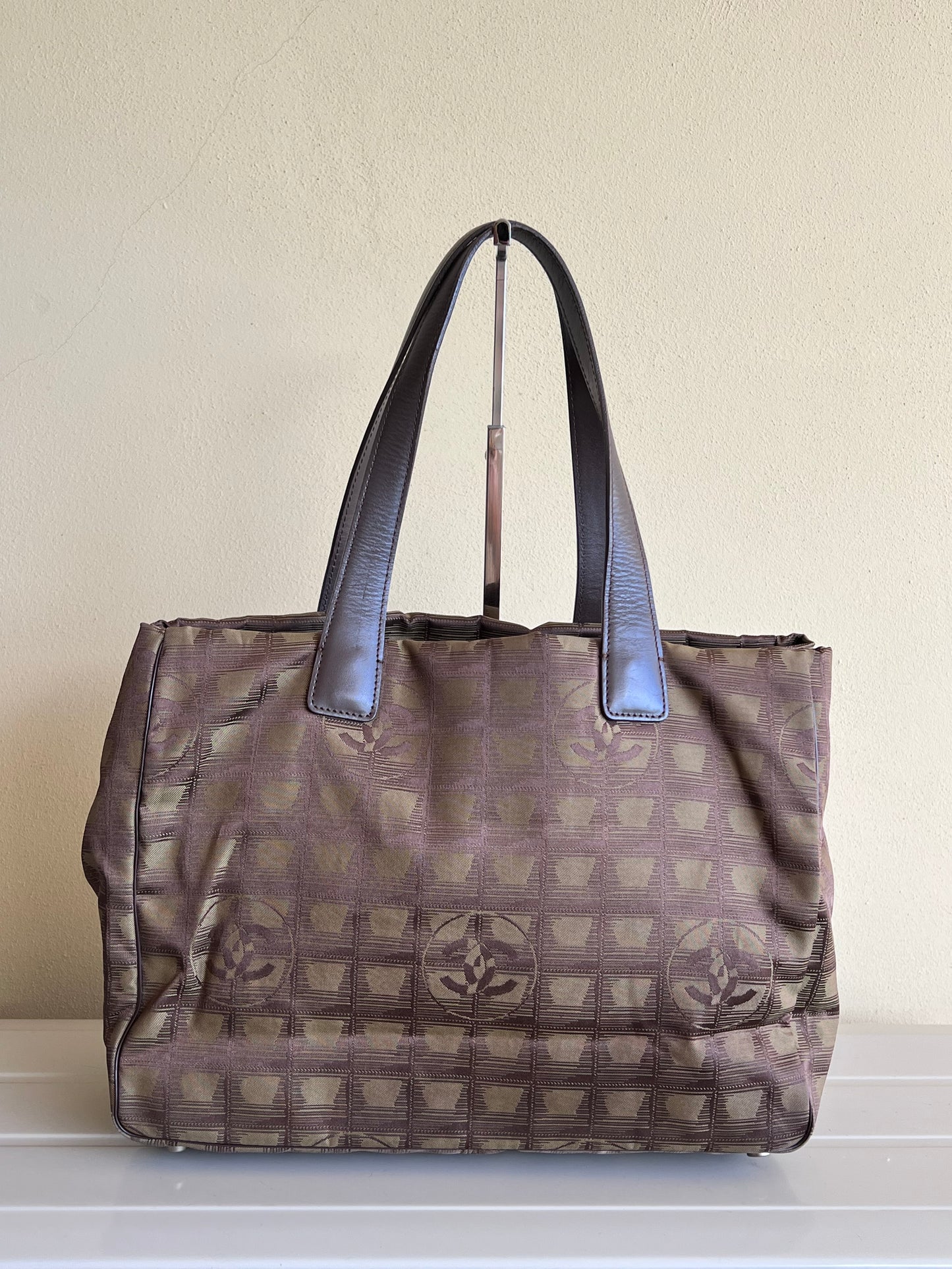 Chanel new travel light  Khaki