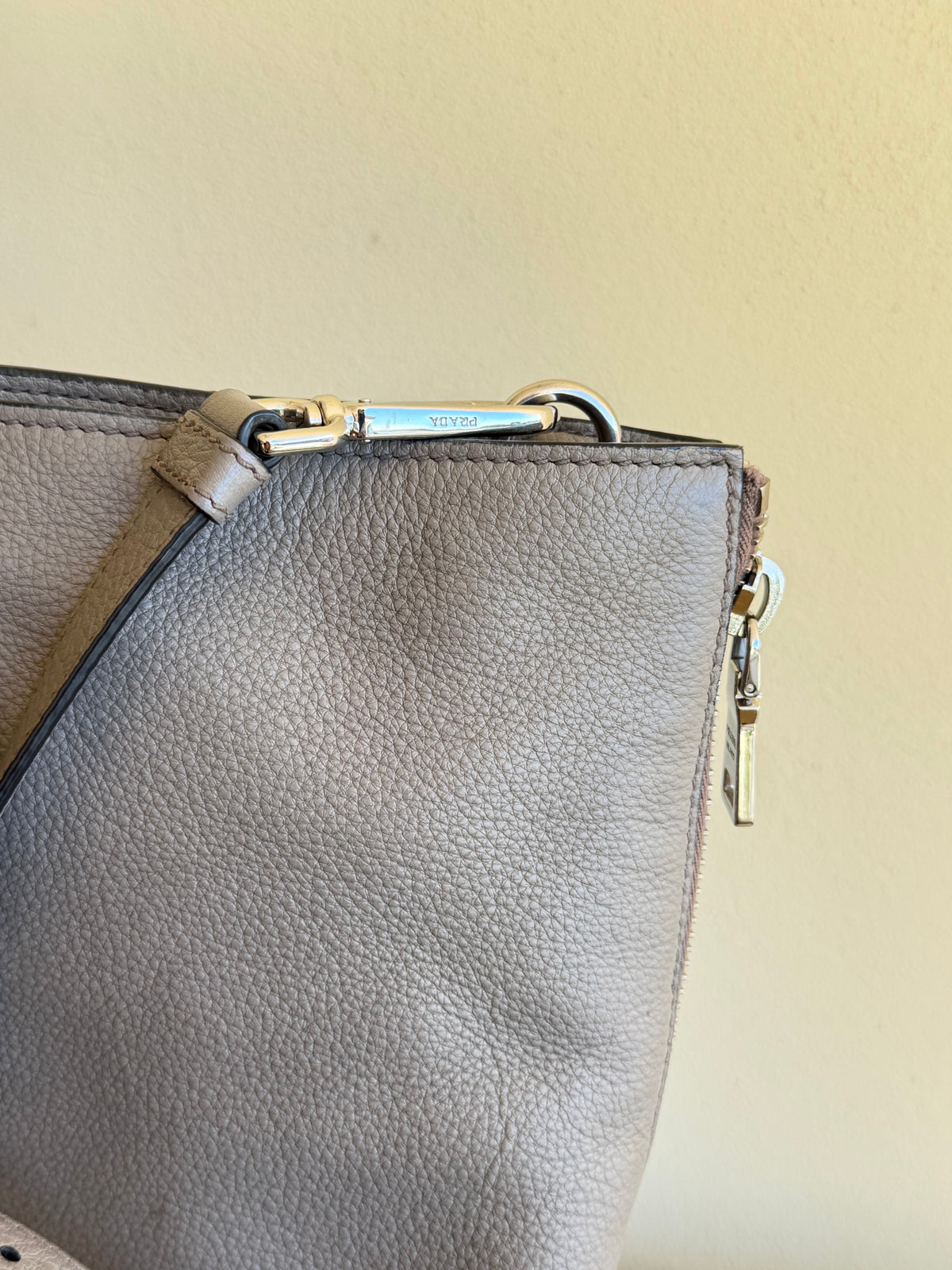 Prada Vitello Daino Shopper