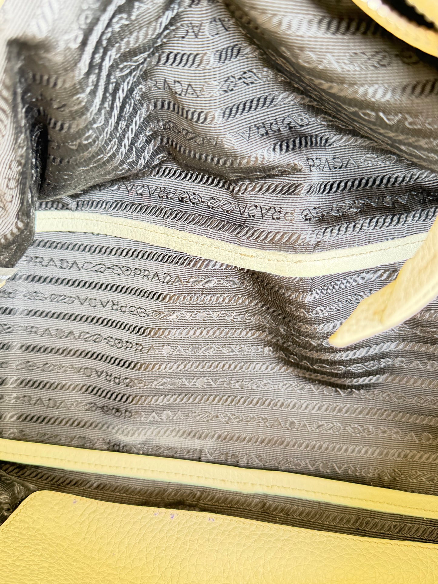 Prada tote bianca