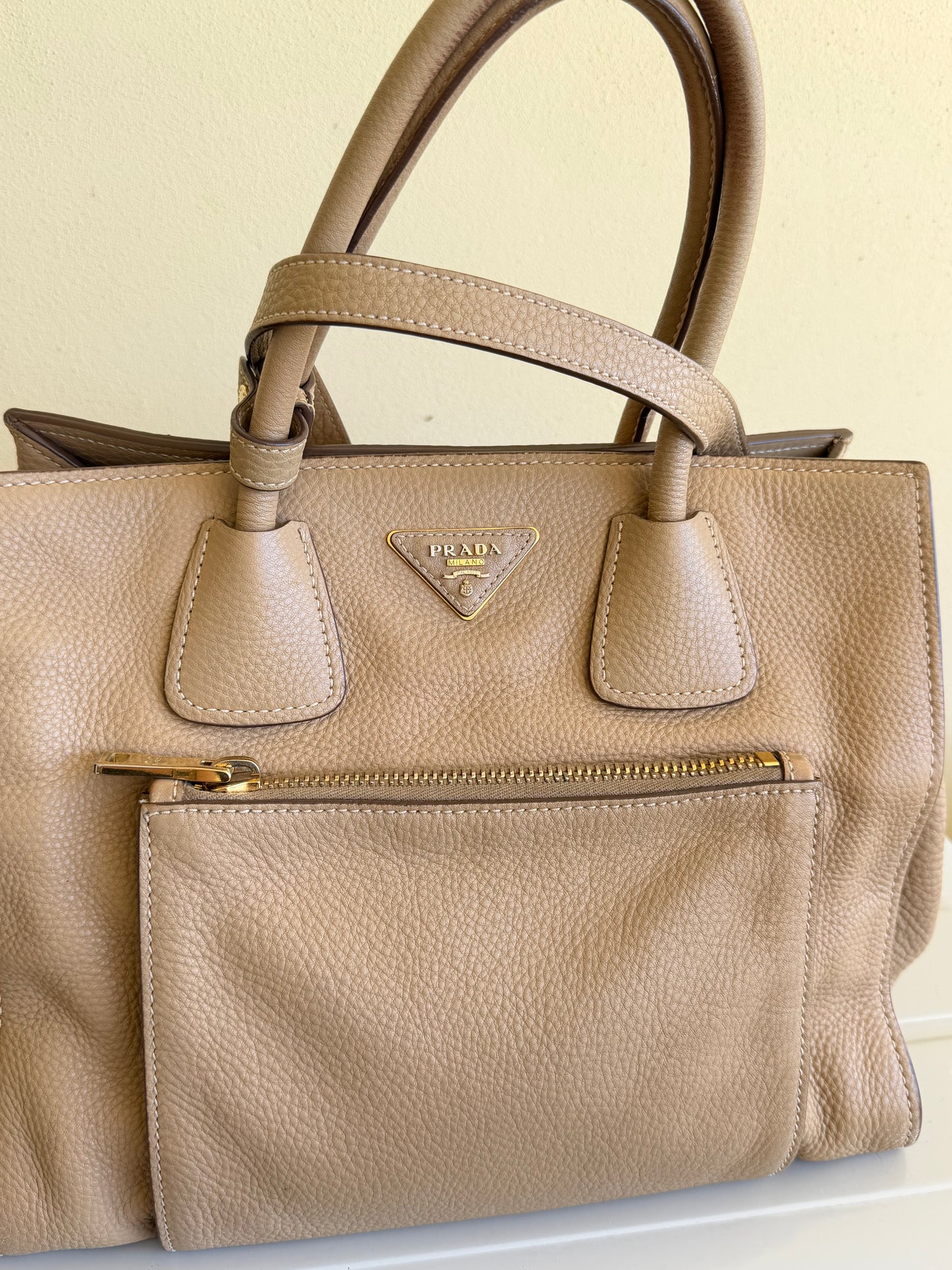 Prada tote in pelle