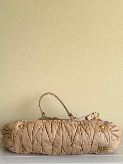 Miu Miu pattina matellassè