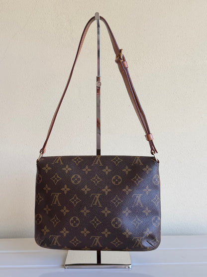 Louis Vuitton musette PM