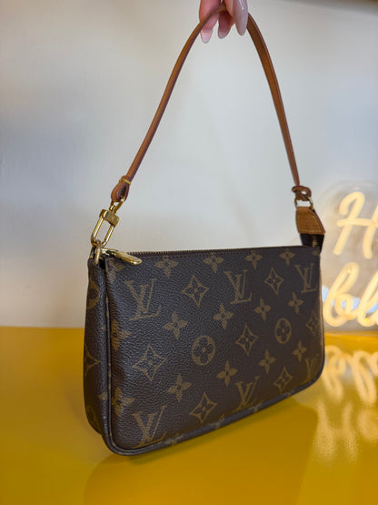 Louis Vuitton Pochette accessoire