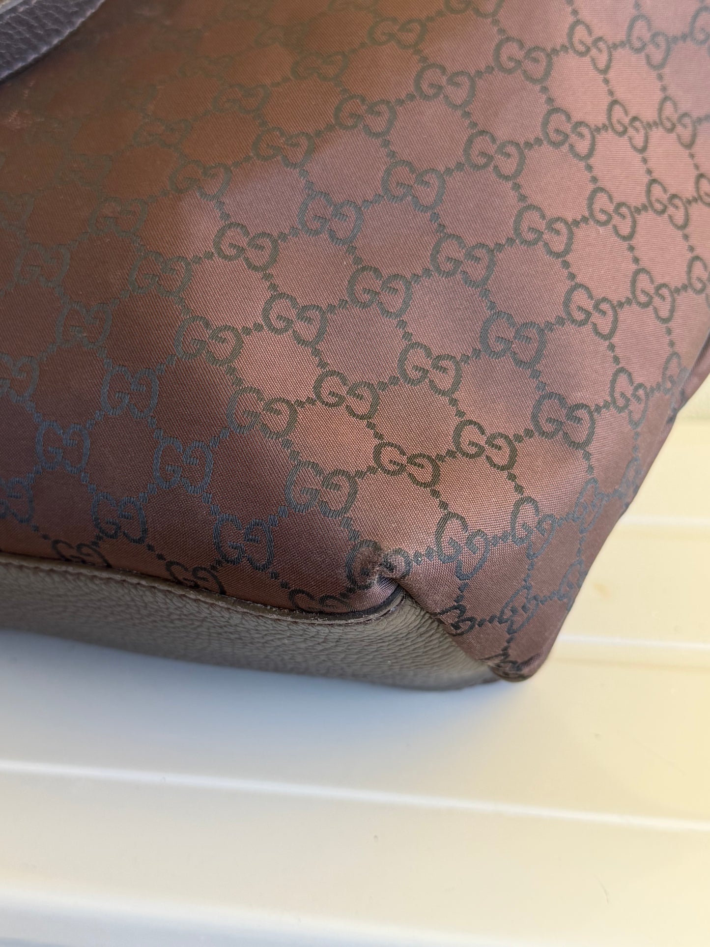 Gucci tote brown