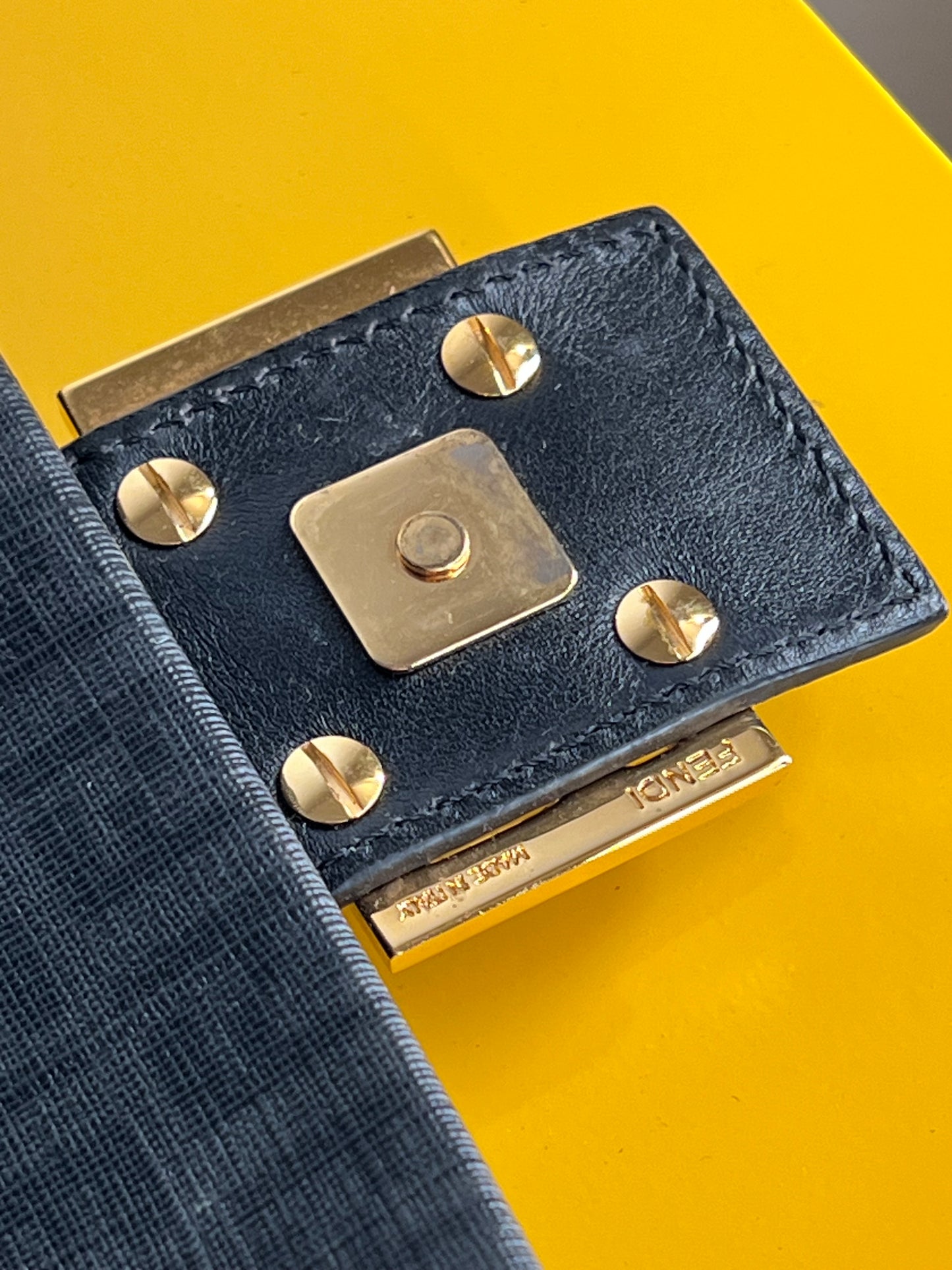 Fendi Mamma tessuto roll