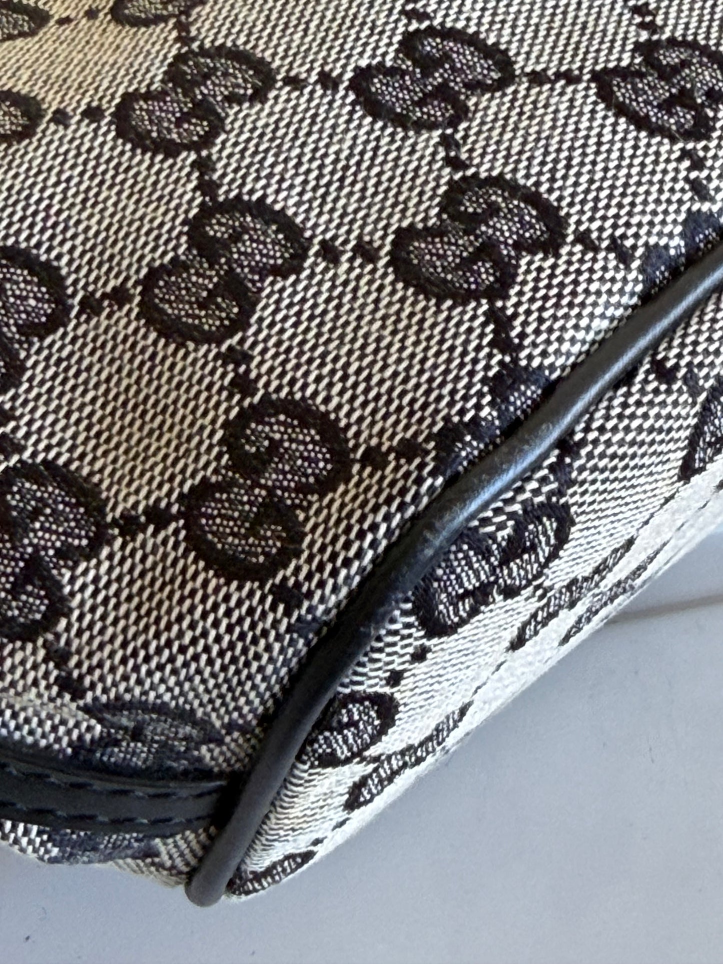 Gucci boat bag grey/black