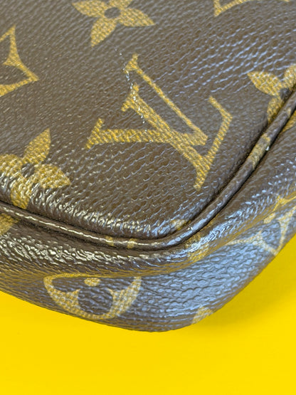 Louis Vuitton Pochette Accessoire