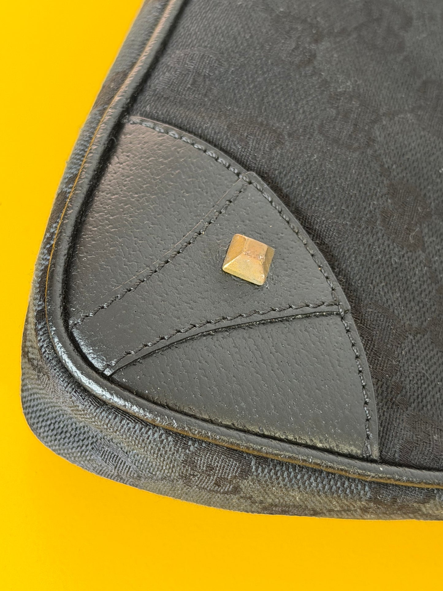 Gucci Pochette with chain