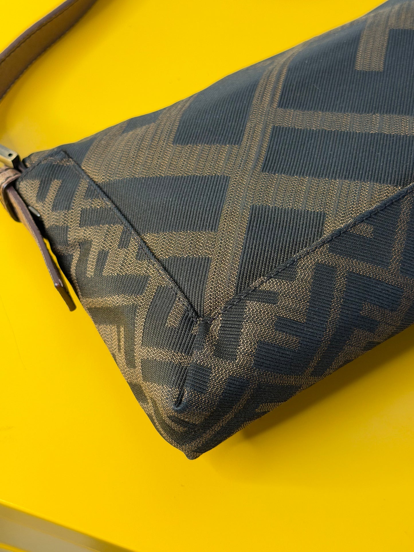 Fendi Baguette XL FF Logomania