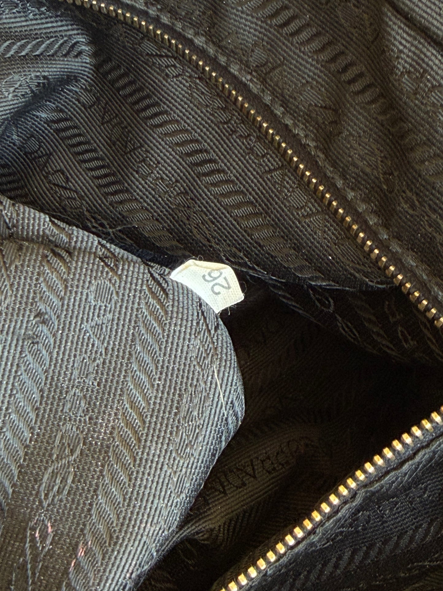 Prada Bauletto in Nylon e Pelle Saffiano