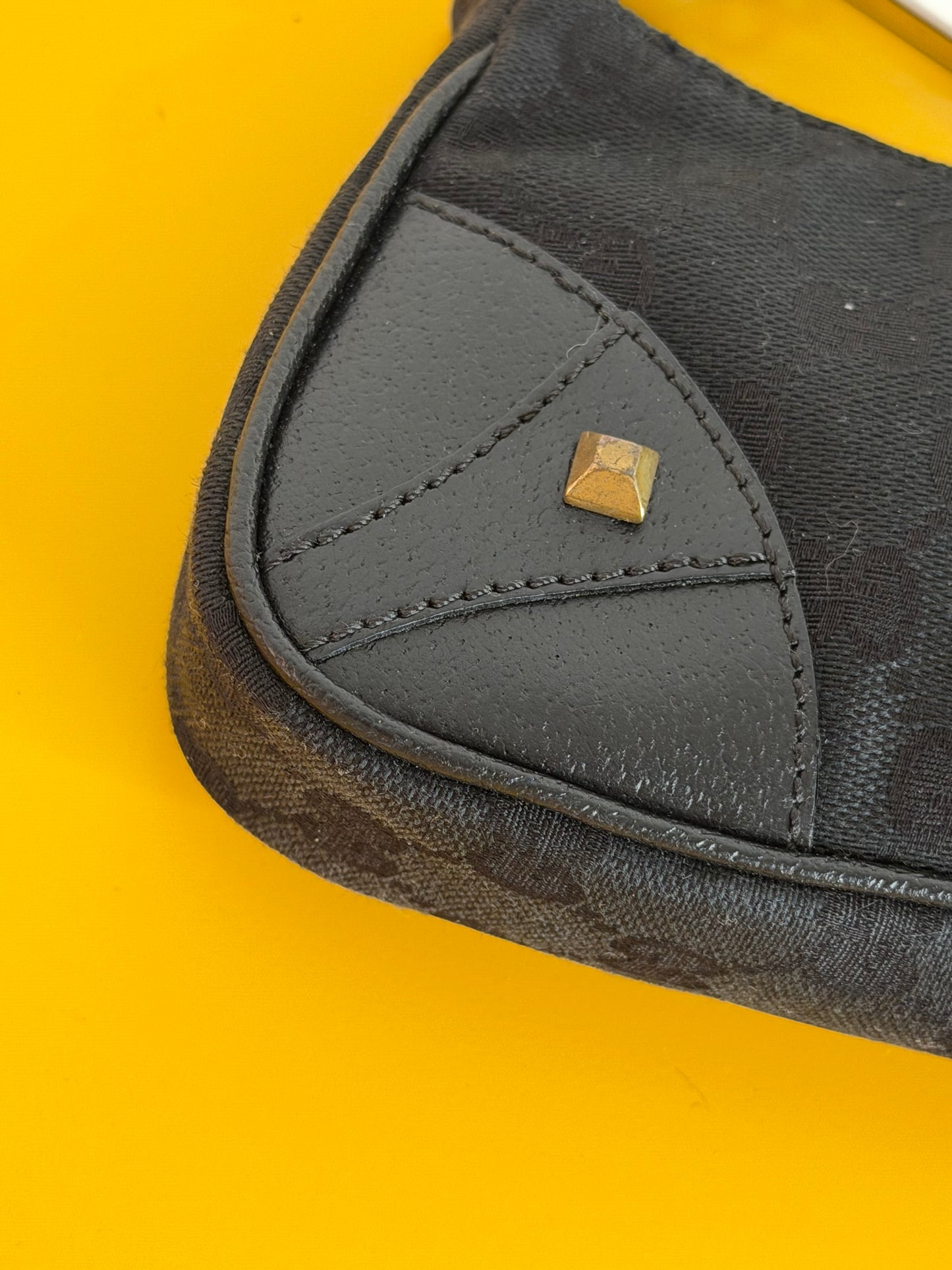 Gucci Pochette with chain