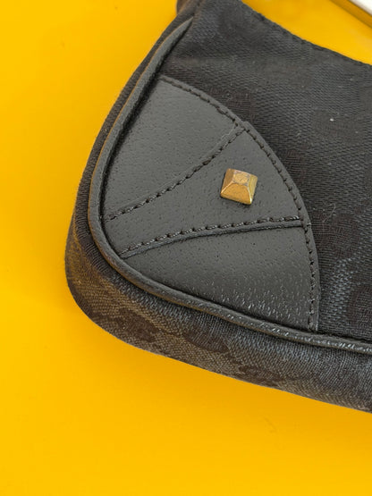 Gucci Pochette with chain