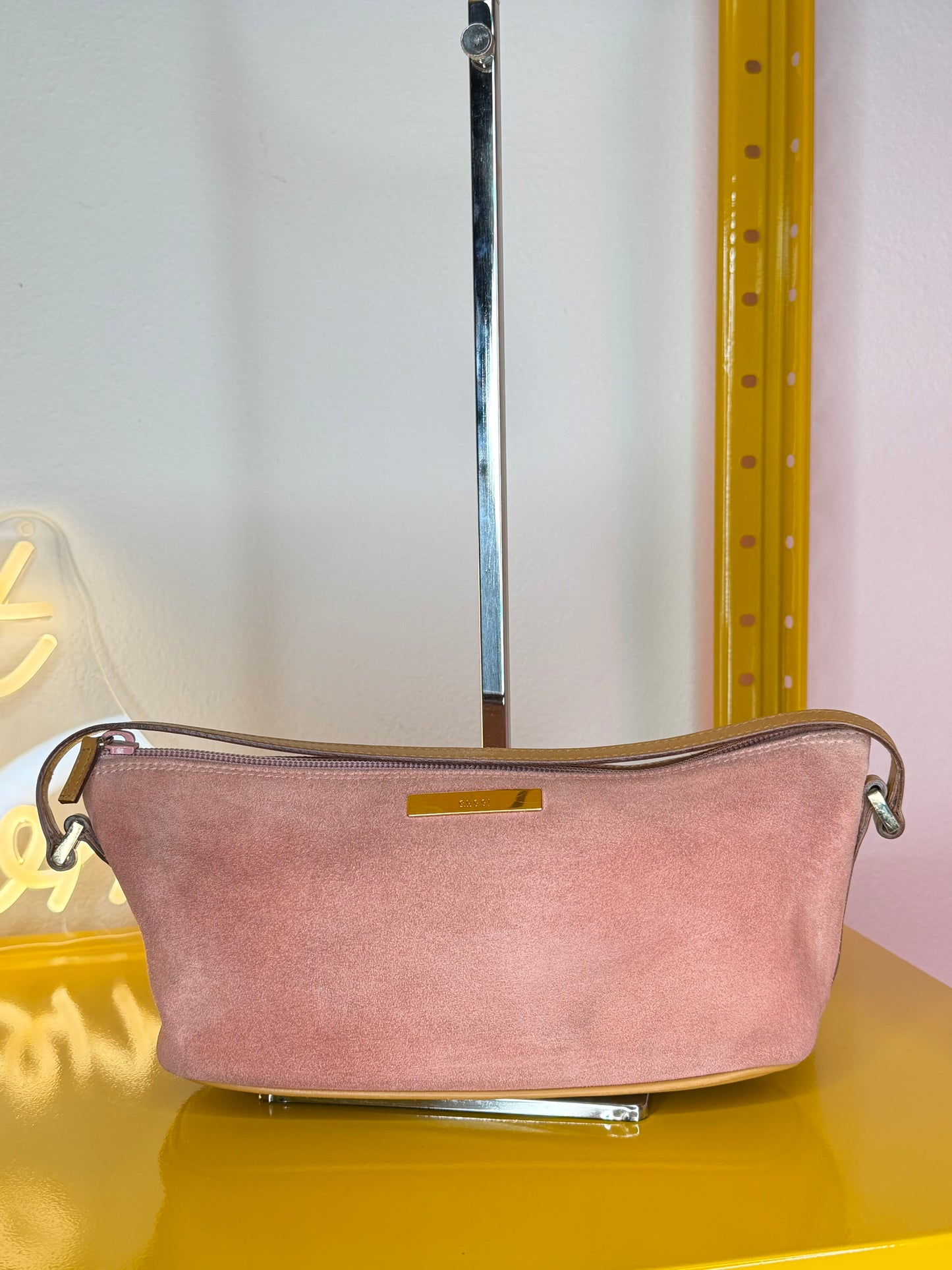 Gucci boat bag suede pink