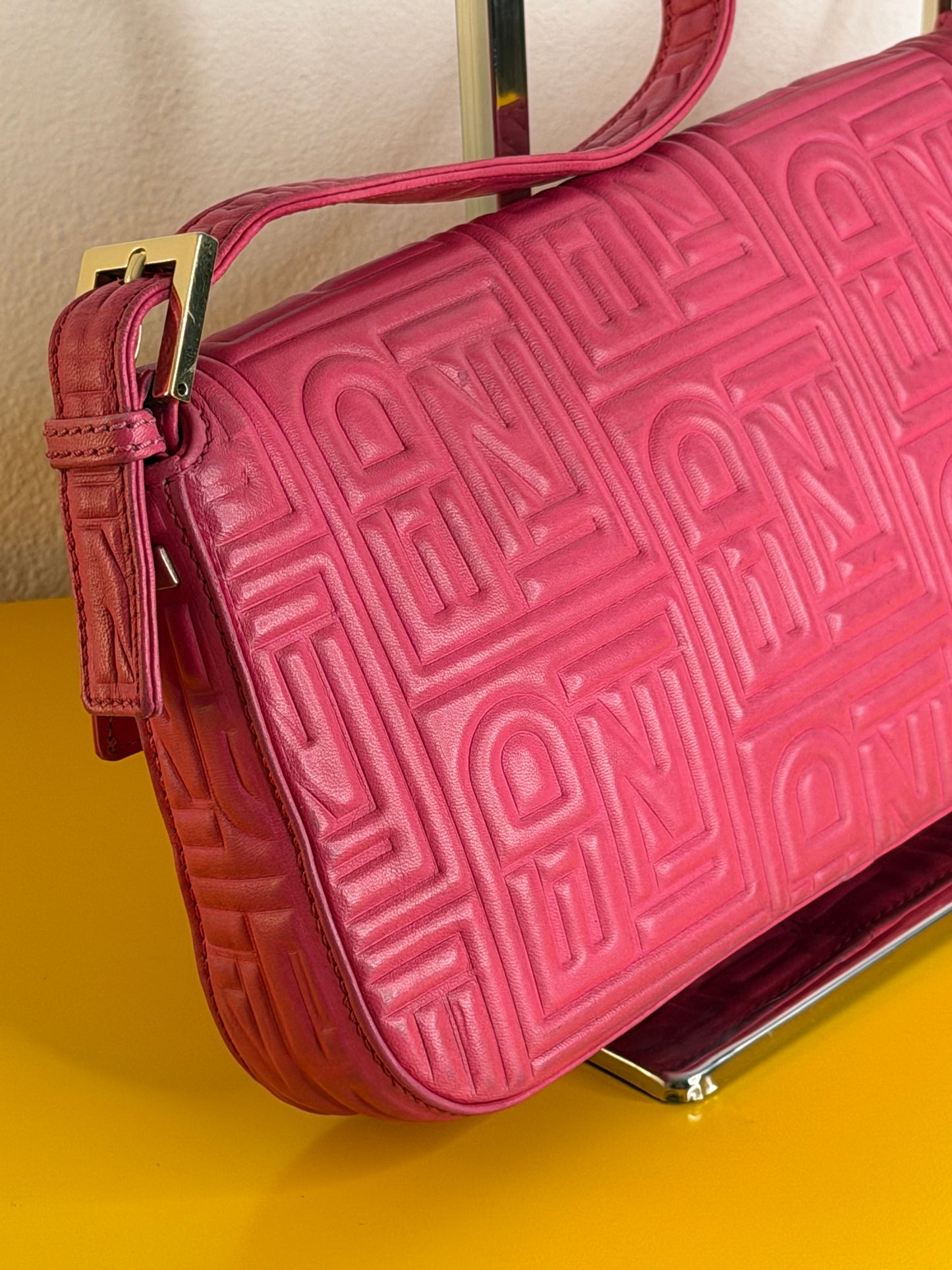 Fendi Baguette Fuxia