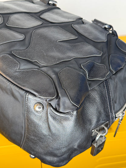 Prada nera Boston