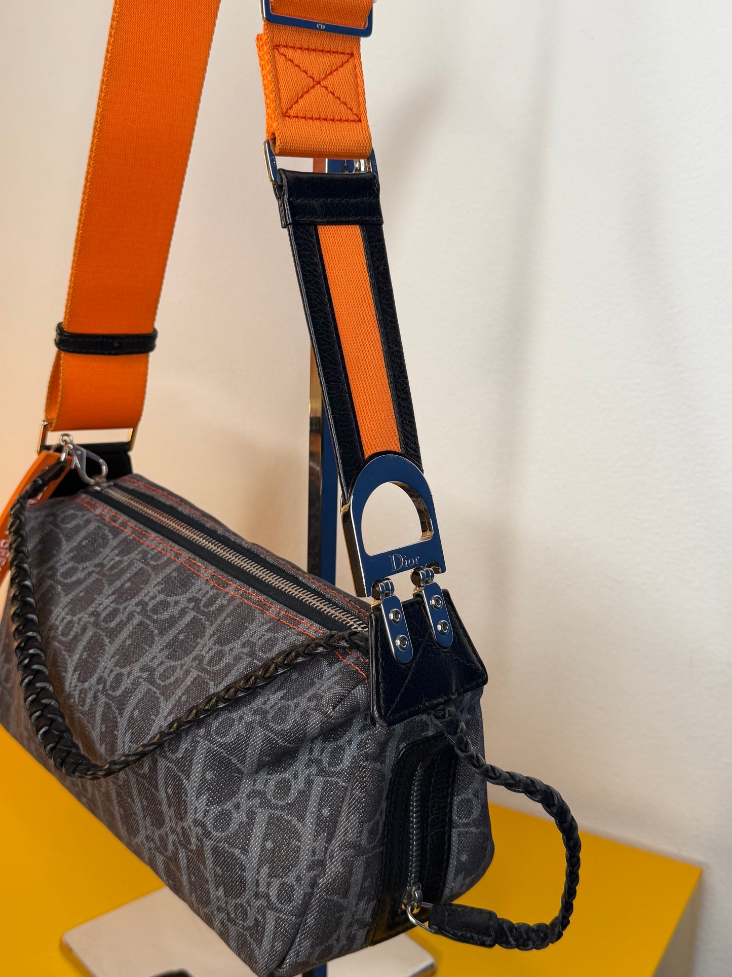 Dior Remove before flight