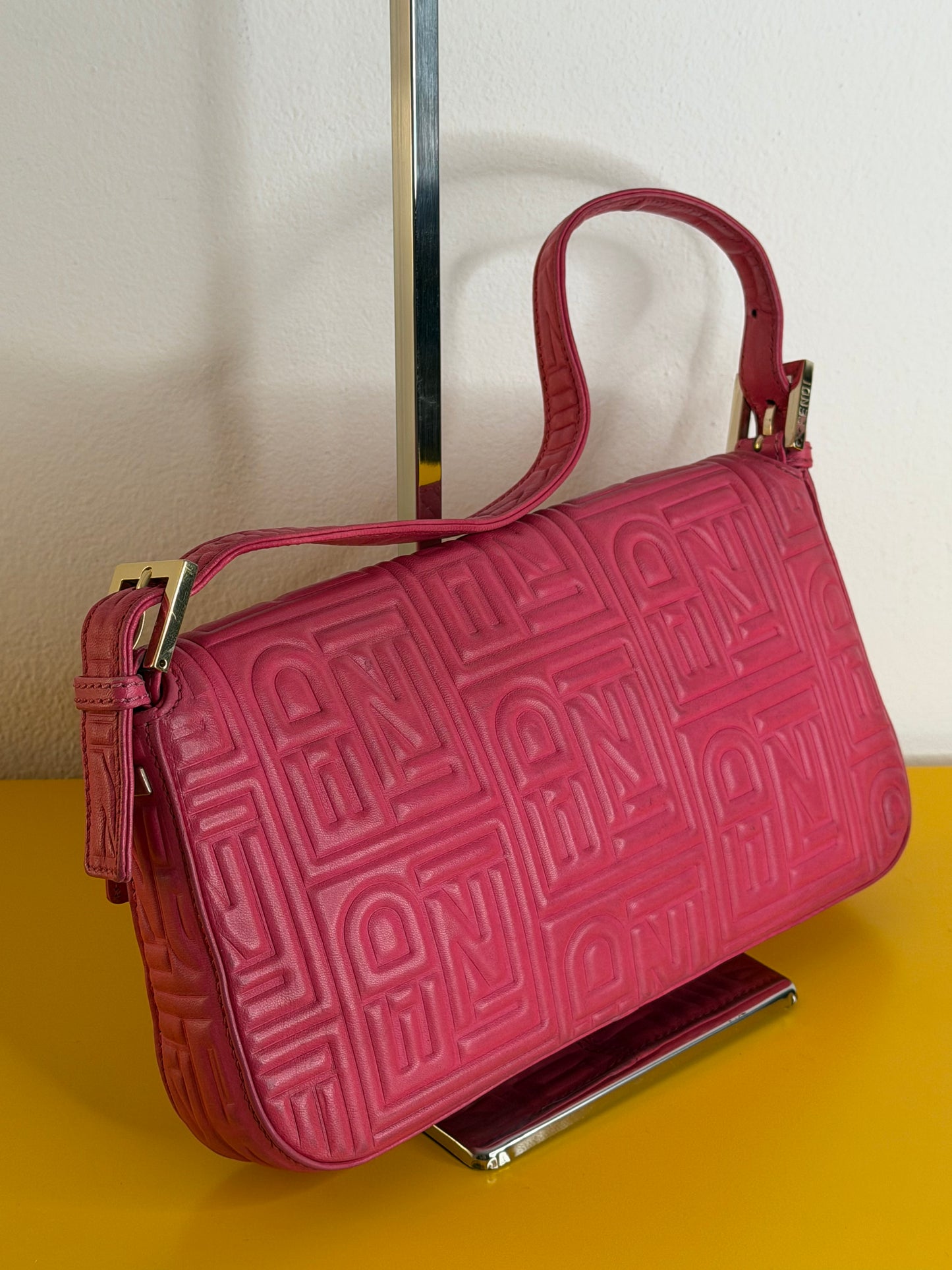 Fendi Baguette Fuxia