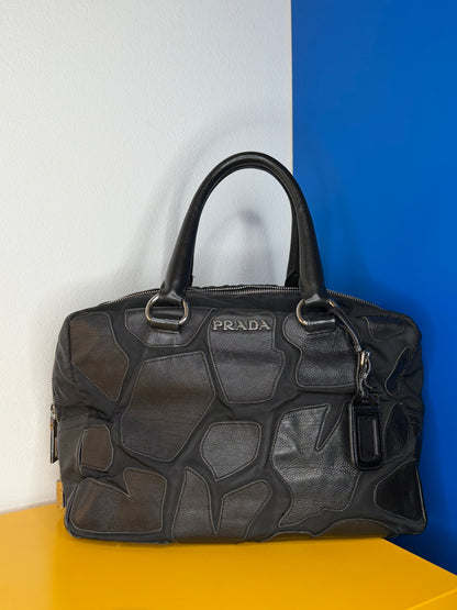 Prada nera Boston