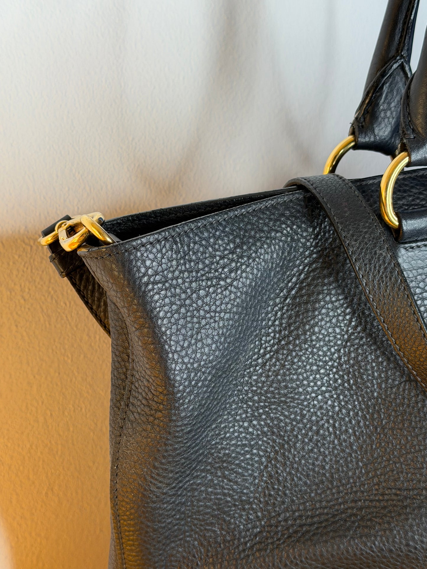 Prada tote con tracolla