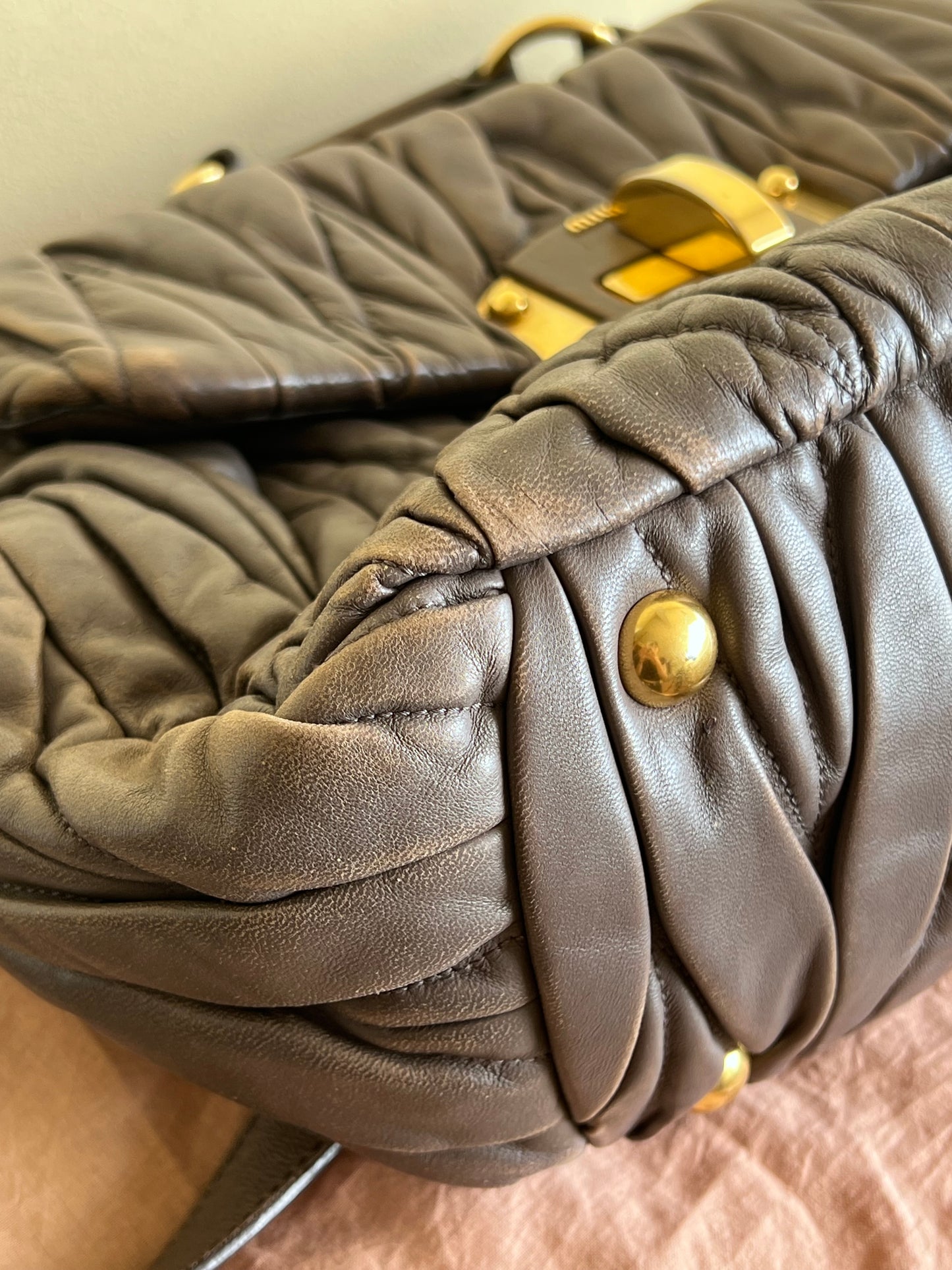 Miu Miu pattina matellassè