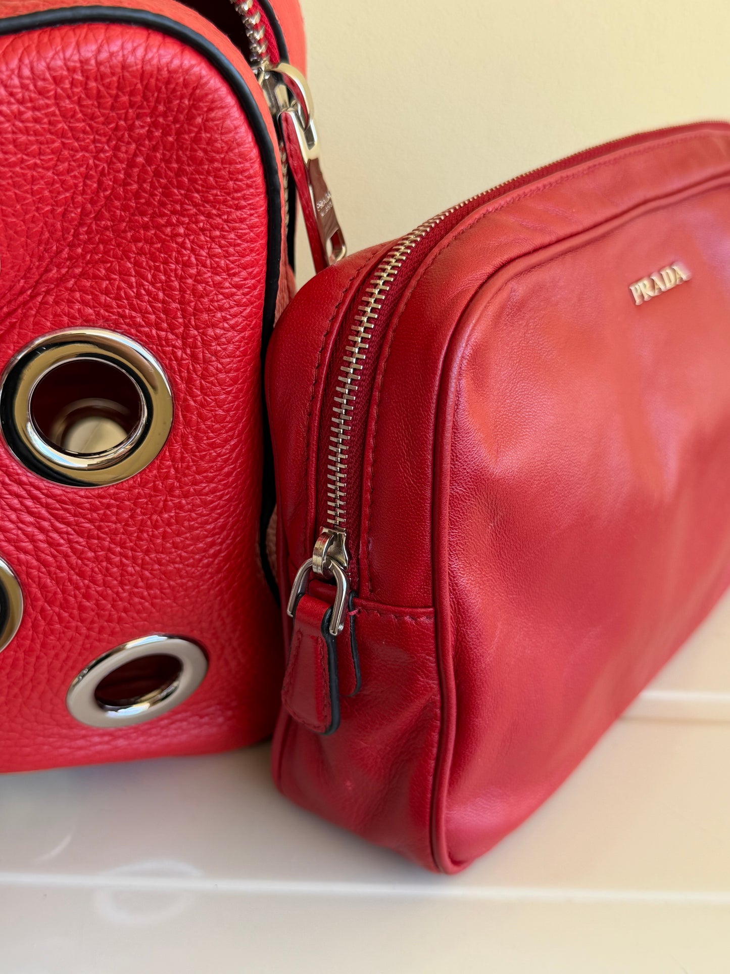 Prada con Catena Grommet