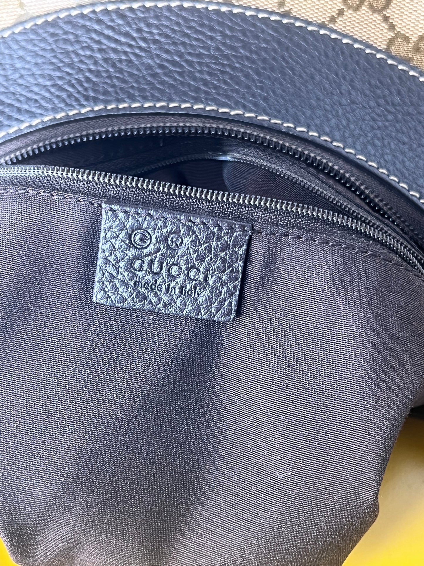 Gucci Abbey Crystal GG