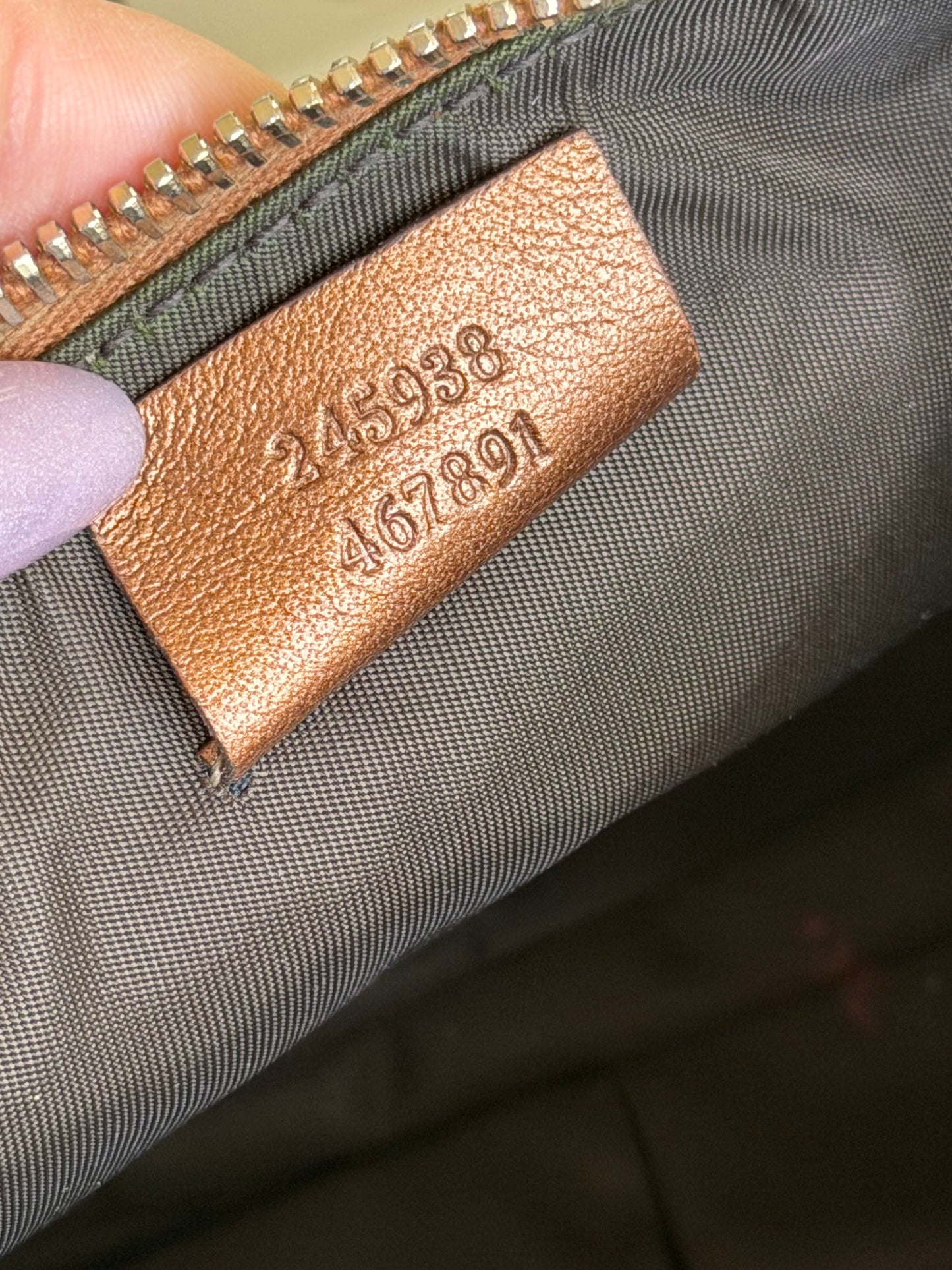 Gucci pochette charmy