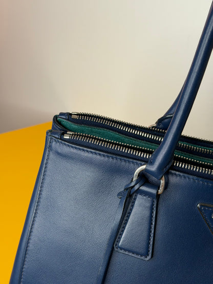 Prada galleria blu