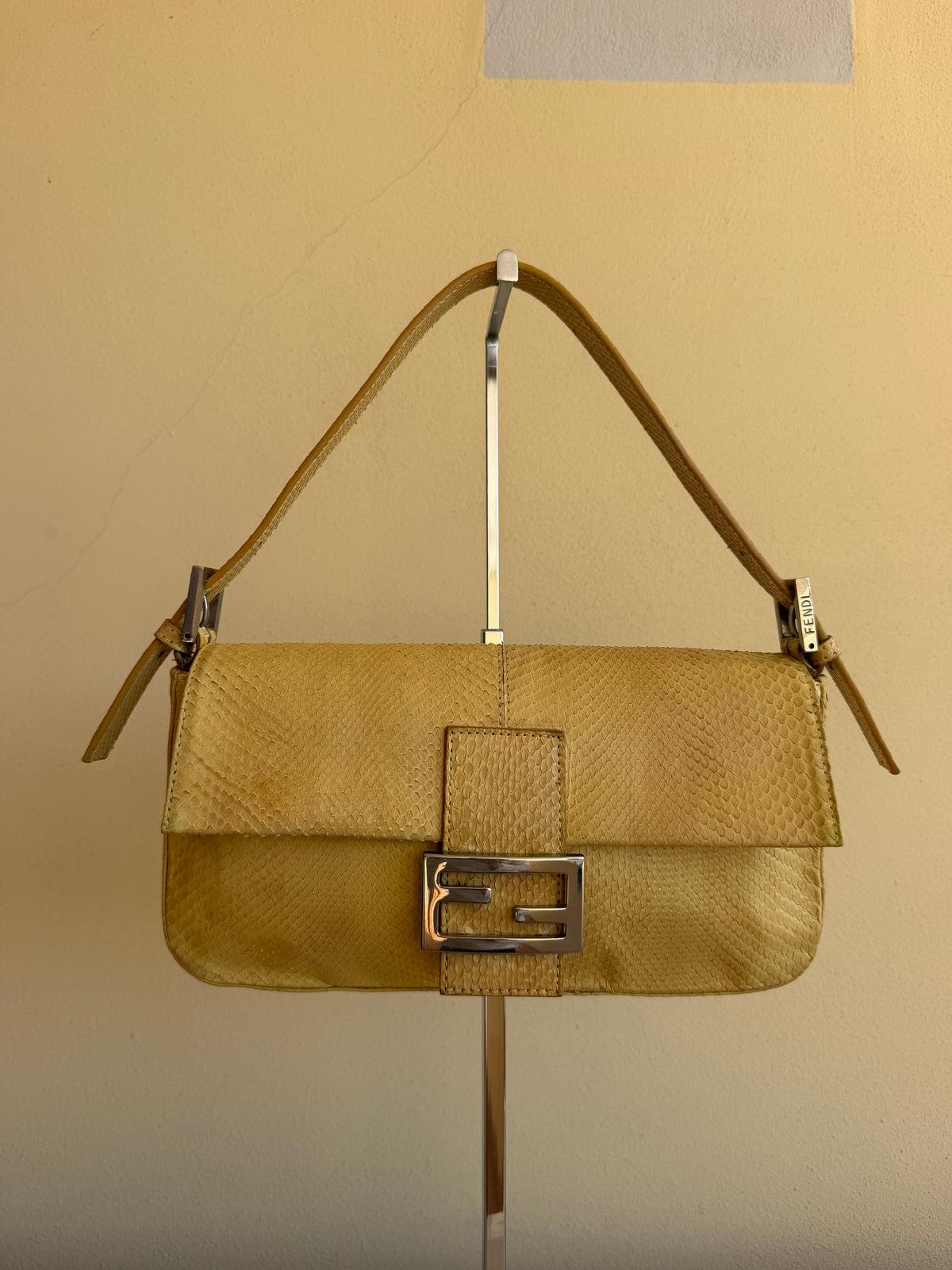 Fendi baguette pelle di pitone gialla