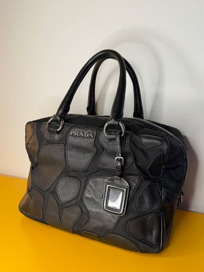 Prada nera Boston