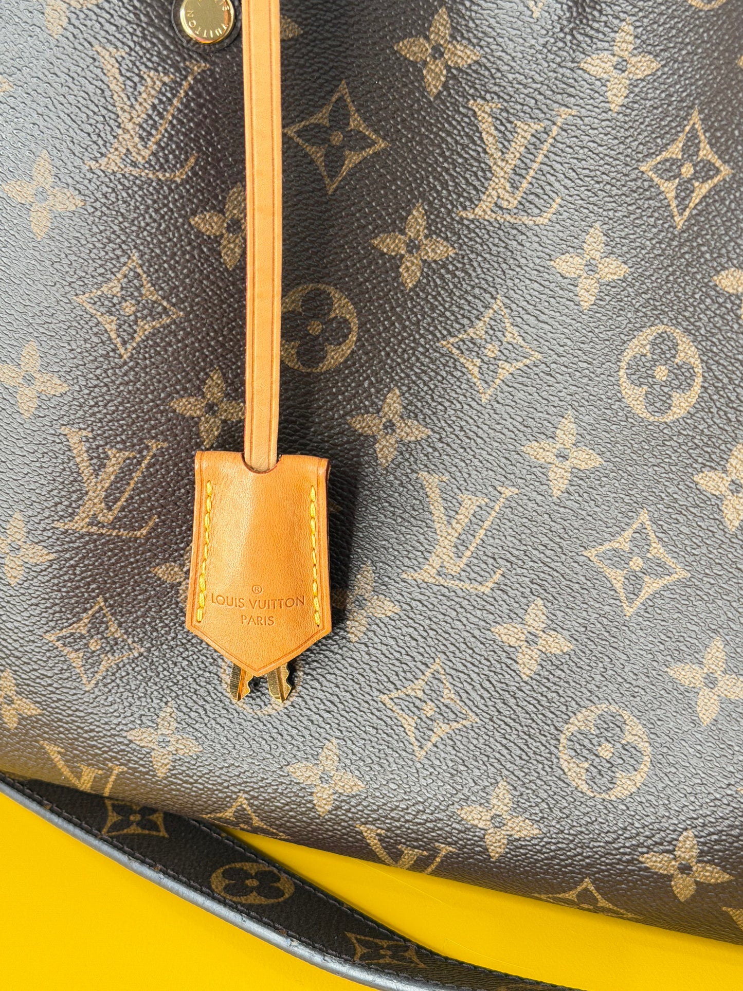 Louis Vuitton Montaigne MM