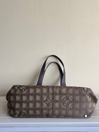 Chanel new travel light  Khaki