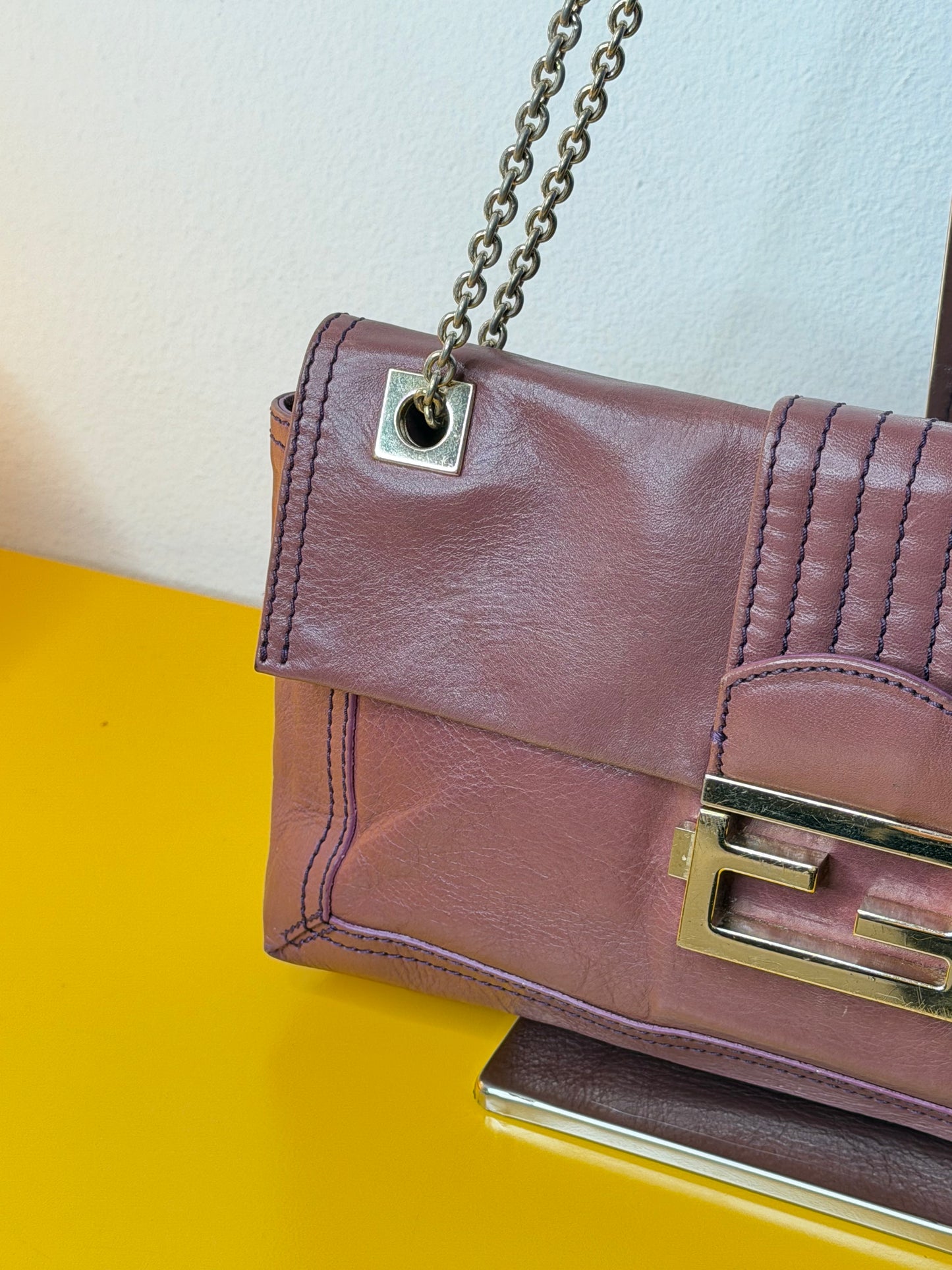 Fendi baguette chain flap Malva