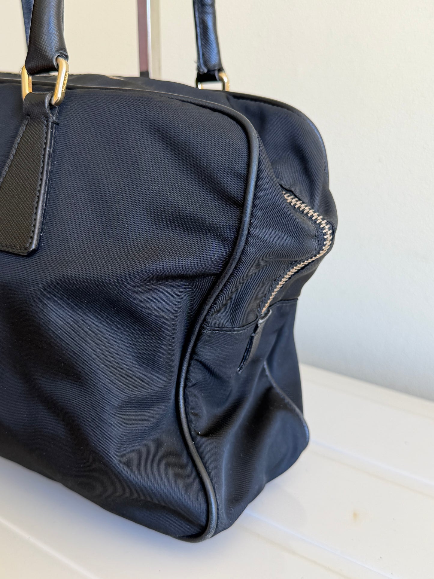 Prada Bauletto in Nylon e Pelle Saffiano