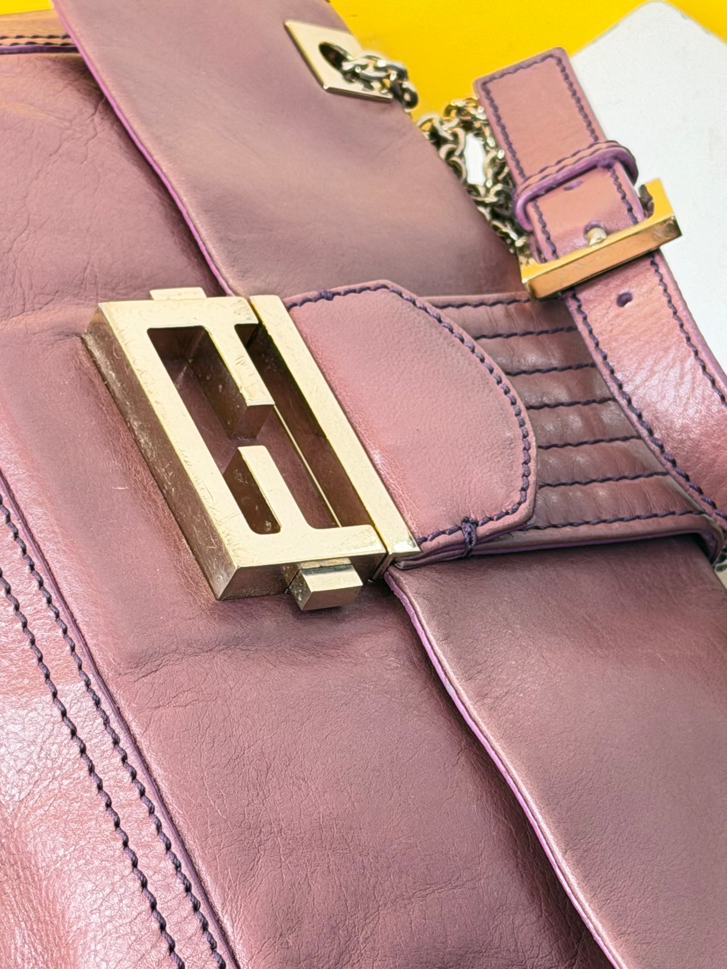 Fendi baguette chain flap Malva