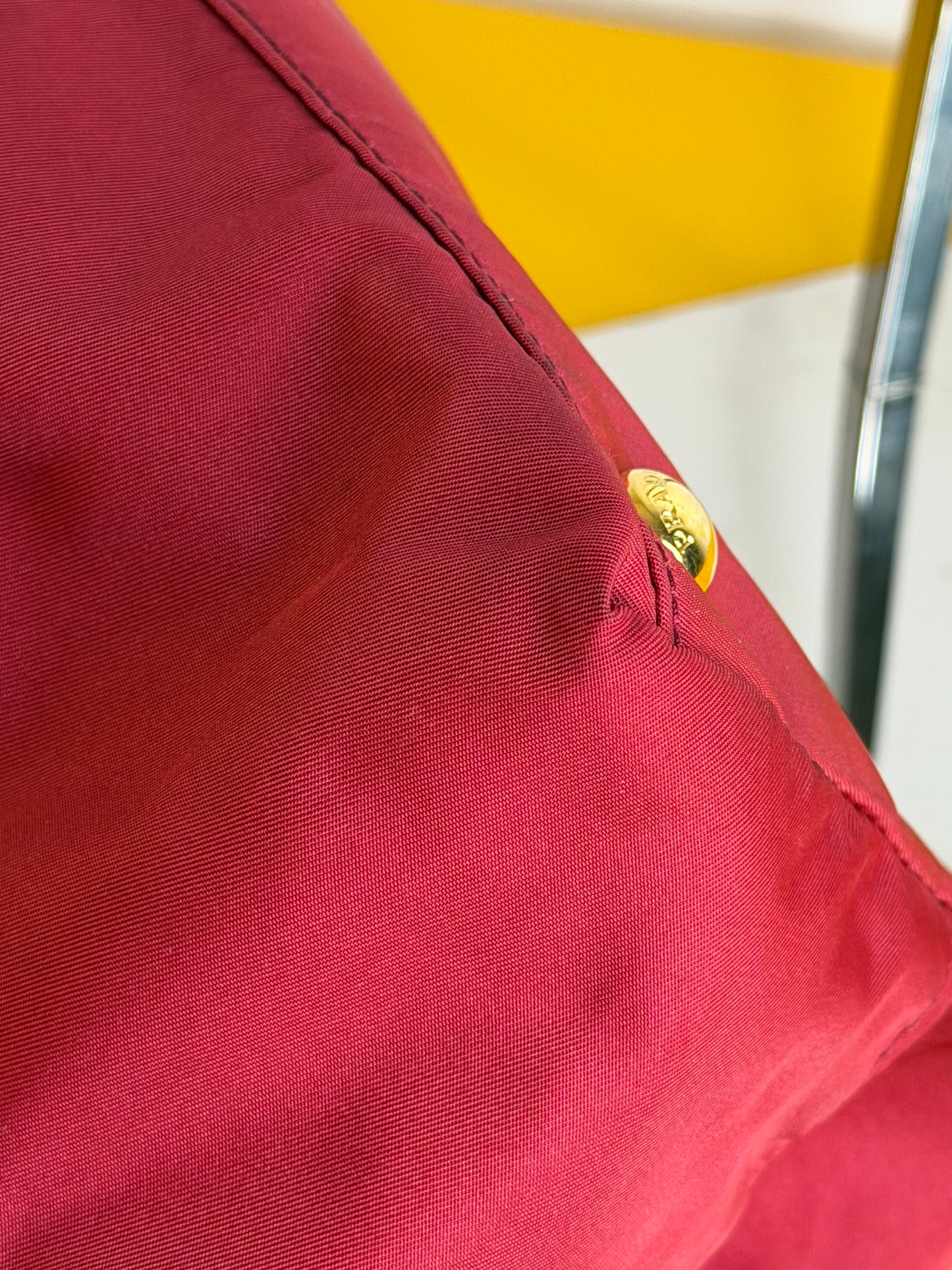 Prada in Nylon Ibisco(rosso fragola)