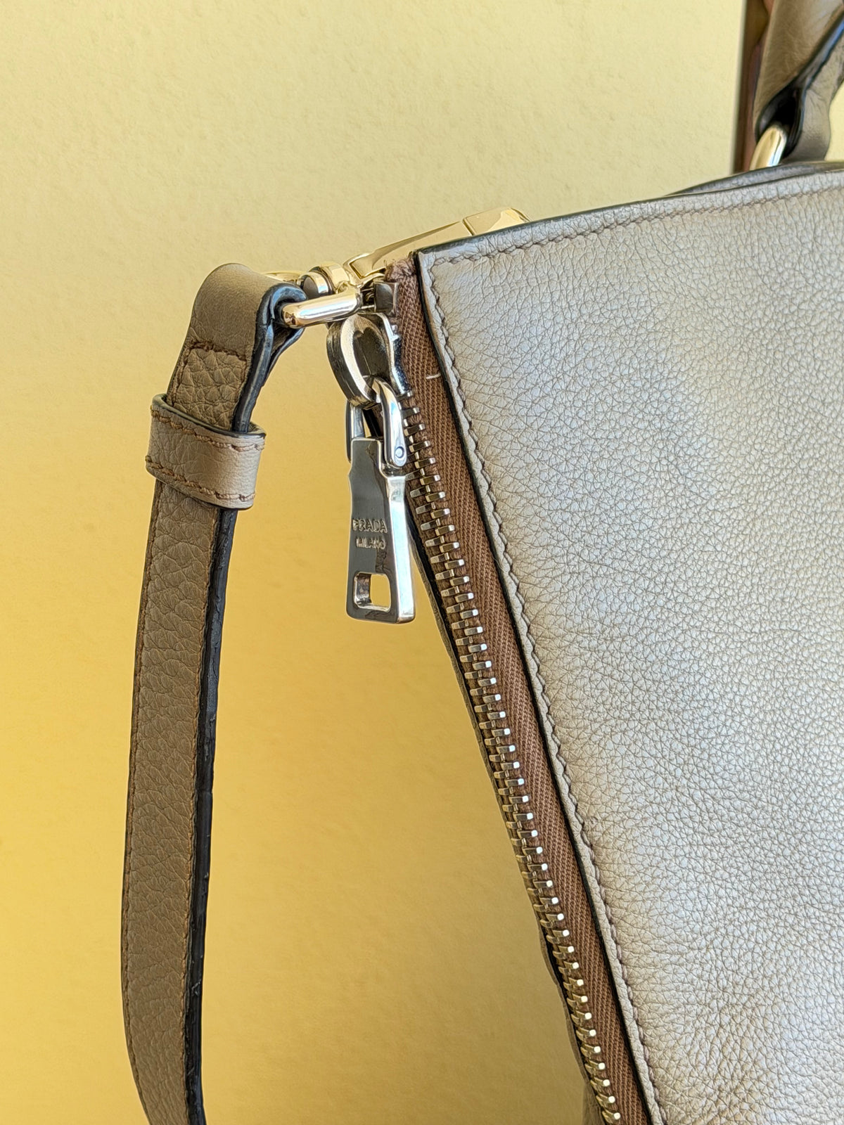 Prada Vitello Daino Shopper