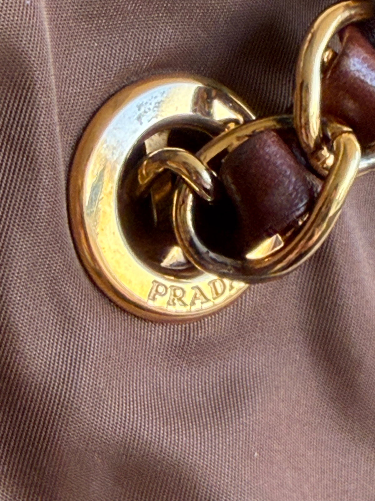 Prada tessuto catena