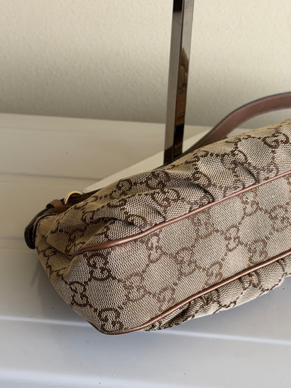 Gucci pochette charmy